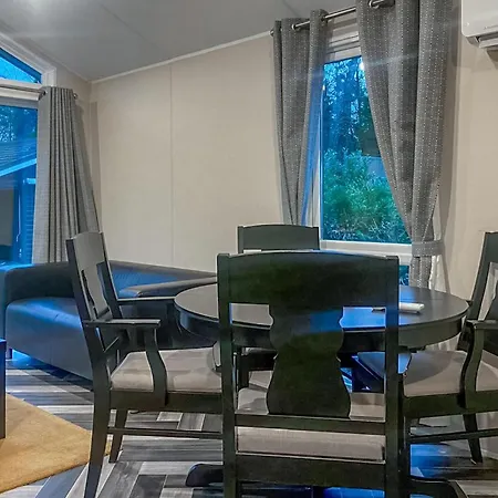 Кемпинг Amazing Stacaravan In Хардервейк