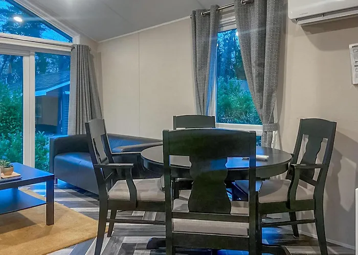 Camping Amazing Stacaravan In Harderwijk